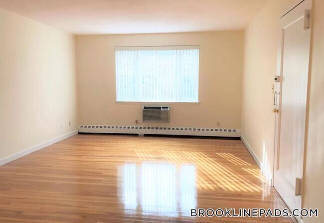Building Photo - 59 Parkman St