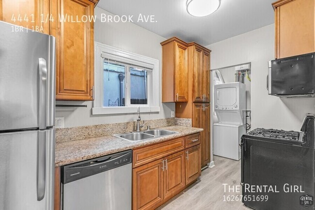 Building Photo - 4441 1/4 Willow Brook Ave.-