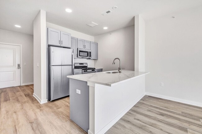 Interior Photo - Kinsley