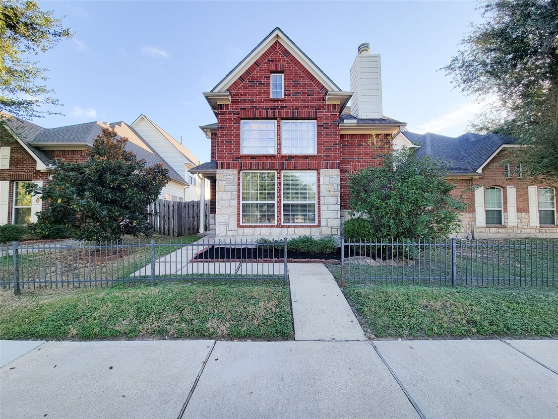 Foto principal - 7243 Crimson Sky Dr