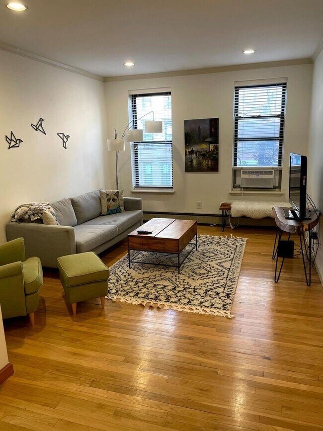Foto del edificio - 208 Willow Ave