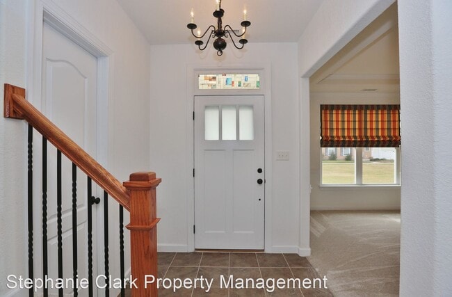 Building Photo - 3 br, 2.5 bath House - 2105 Martlet Lane