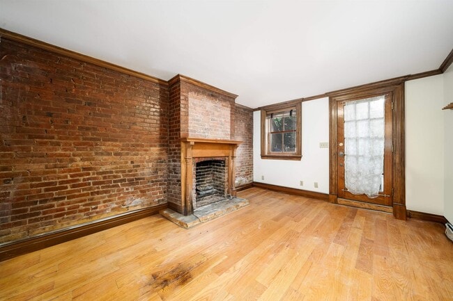 Building Photo - 344 8th St