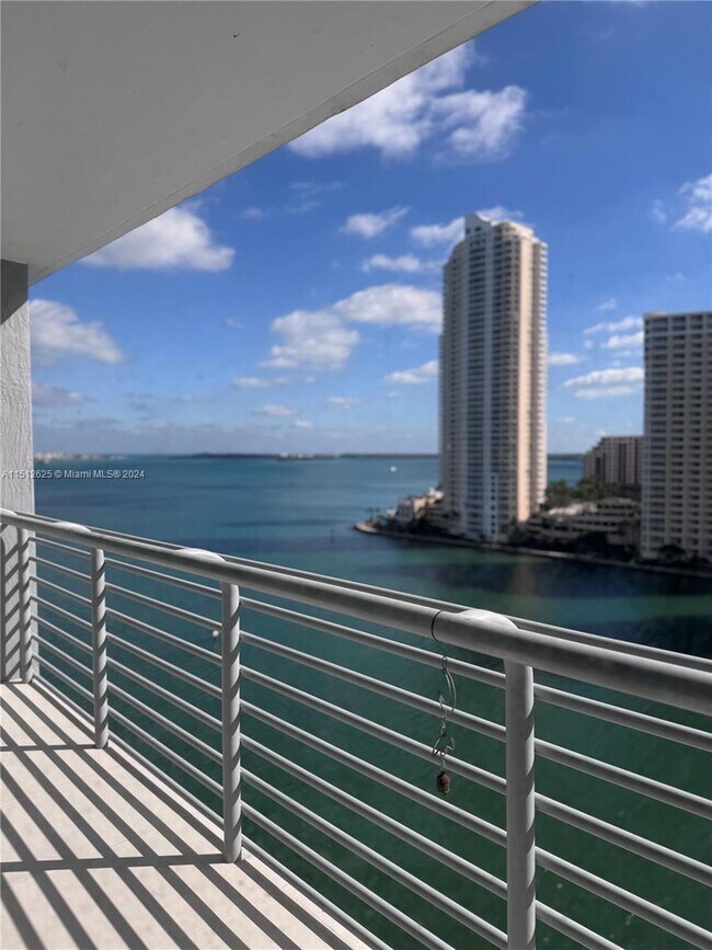 Building Photo - 335 S Biscayne Blvd