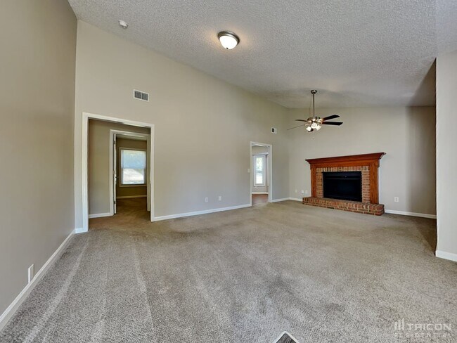 Building Photo - 1301 Friarsgate Boulevard Irmo SC