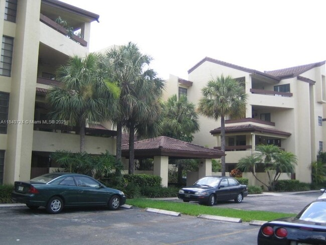 Building Photo - 8830 SW 123rd Ct