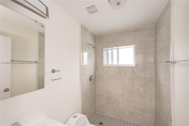 Foto del edificio - 1740 NW 64th St