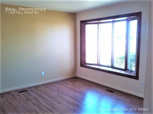 Building Photo - 1148 Fall River Rd