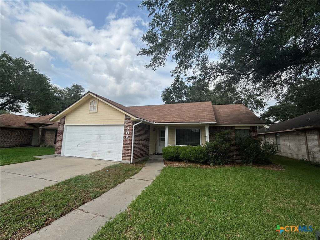 Primary Photo - 206 Mariner Dr