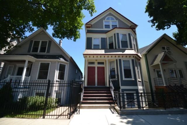 Building Photo - 3016 N Oakley Ave
