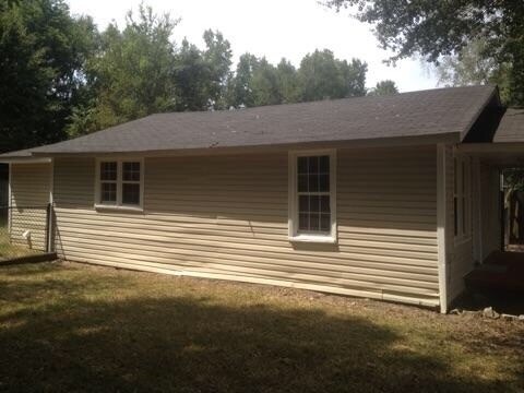 Foto del edificio - **UPCOMING**3 BEDROOM  / 1 BATHROOM HOUSE ...