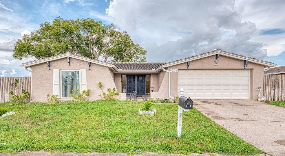 Foto principal - 9206 Gray Fox Ln