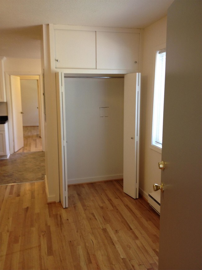Foto del edificio - 733-722 Progress St NE