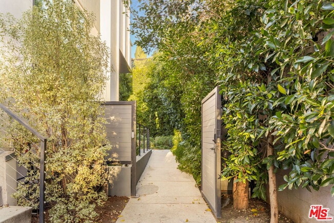 Building Photo - 4118 Wade St