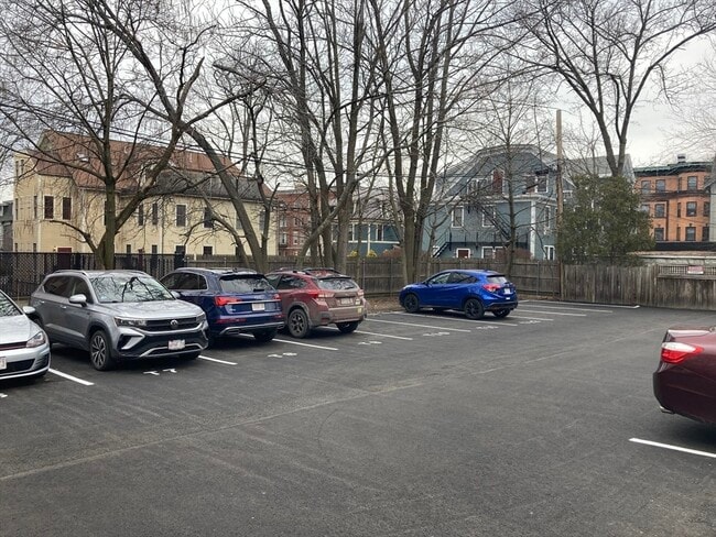 Building Photo - 14 Trowbridge St