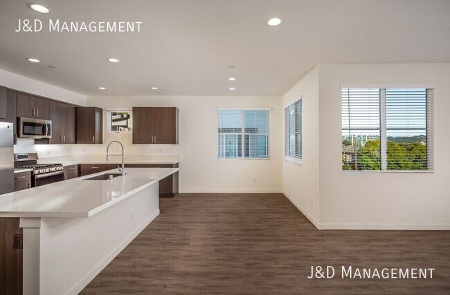 Foto del edificio - 5845 Riley St