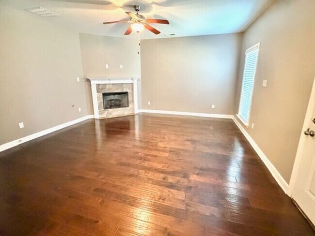 Foto del edificio - Gated Community Brand New 3 Bedroom 2.5 Bath Home