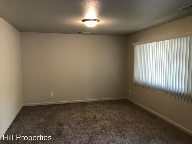Building Photo - 2 br, 1 bath Room For Rent - 723 W 2nd Avenue