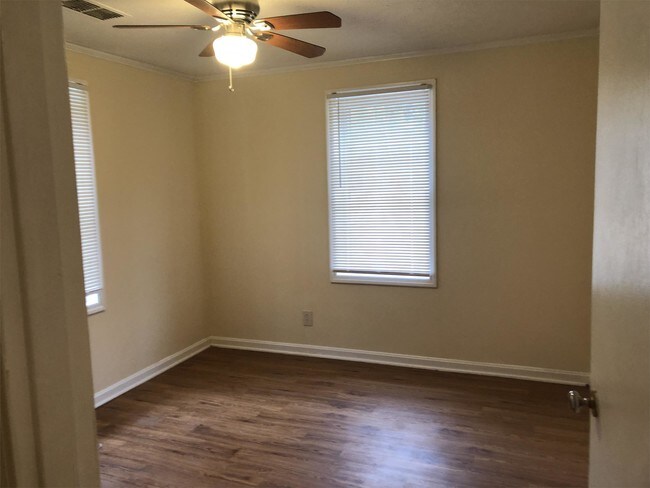 Foto del edificio - 3322 Newnan Rd