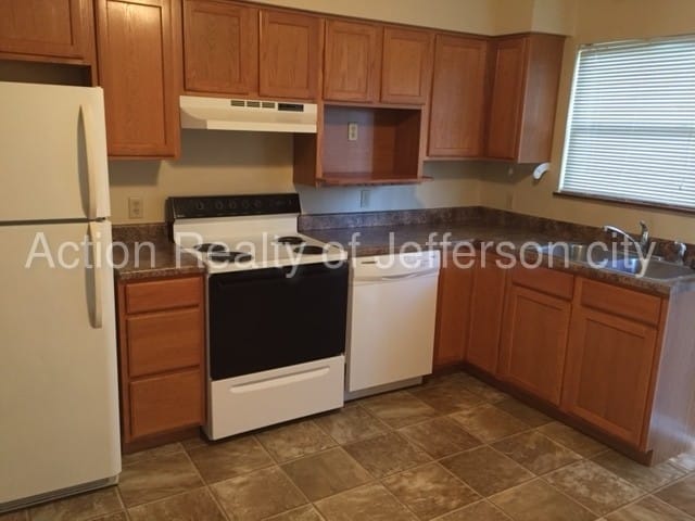 Building Photo - 2 bedroom, 1 bath aparment