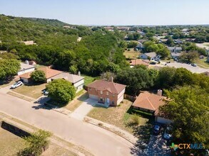 Building Photo - 906 Tanner Rd