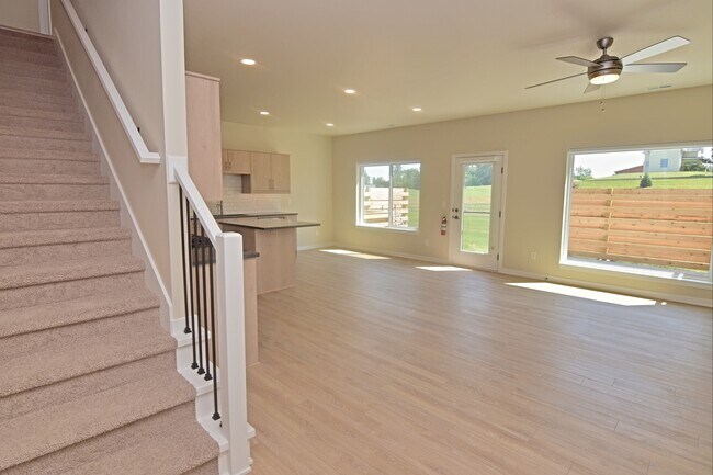 Building Photo - 14 Crosby Park Dr