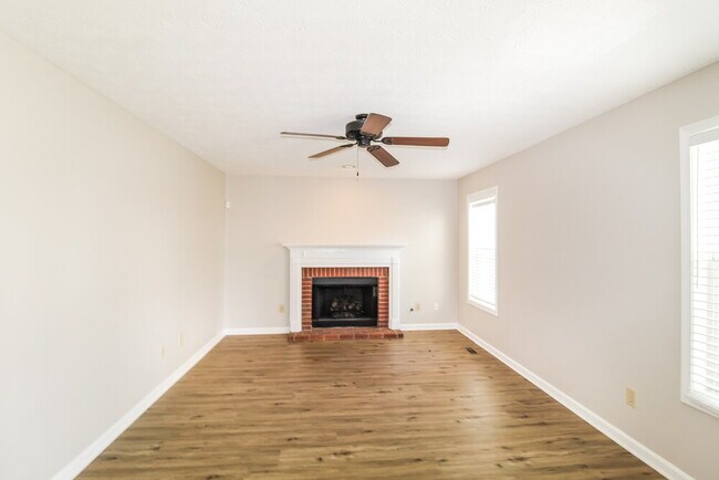 Foto del edificio - 2915 Emerson Lake Dr