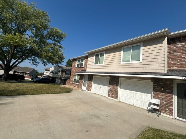 Building Photo - Kingsridge East Apartments