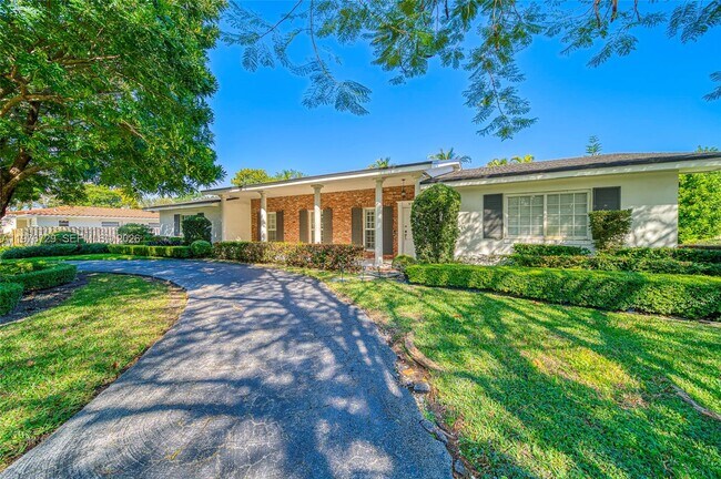 Foto del edificio - 7745 SW 144th St