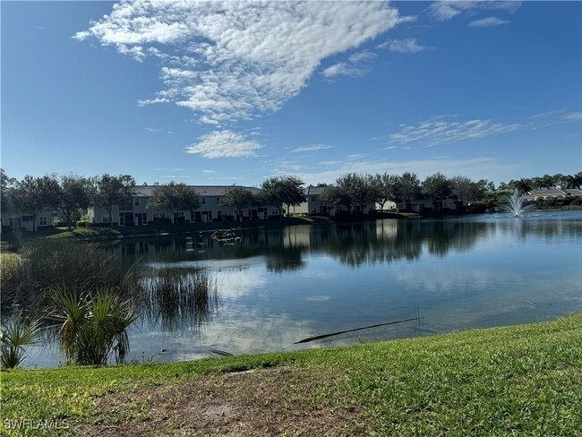 Building Photo - 1400 Mariposa Cir