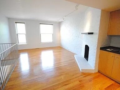 Living Room - 6 N Boyle Ave