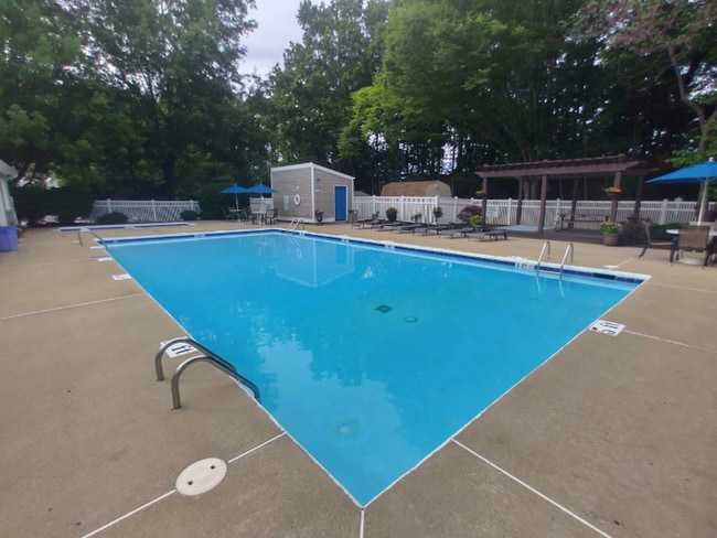 Foto del edificio - 600 Reusens Rd