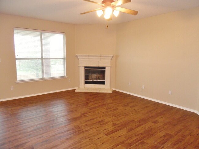 Foto del edificio - 3 Bedroom in Eagle Mountain-Saginaw Schools