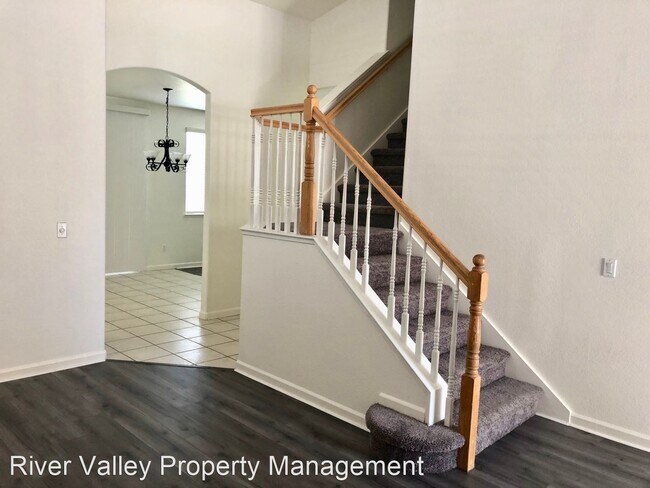 Building Photo - 4 br, 2.5 bath House - 2591 Maybrook Drive