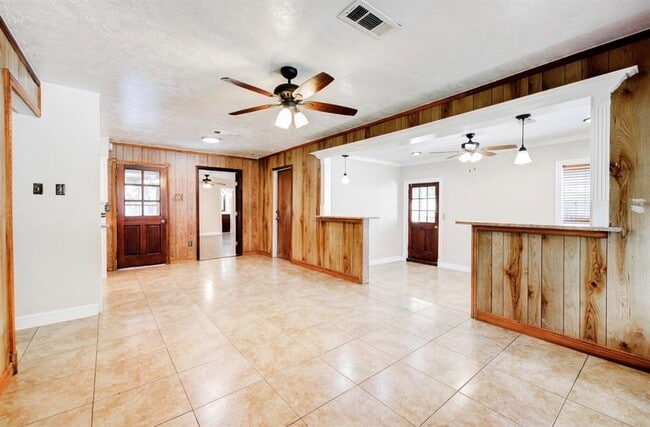 Building Photo - 11787 Stonehedge Dr