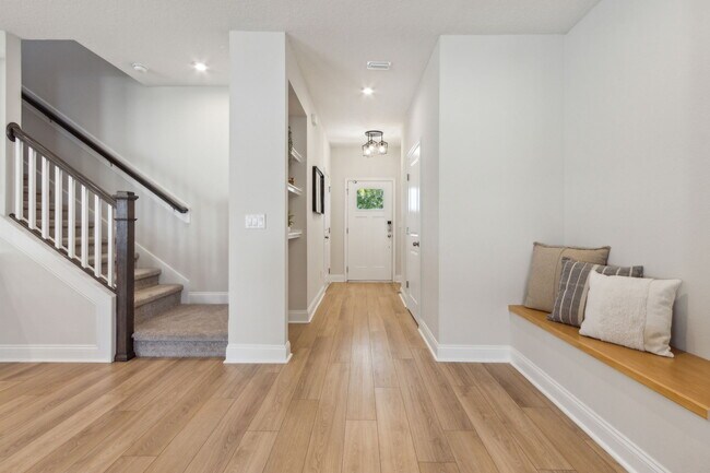 Foto del edificio - 579 Meadow Creek Dr