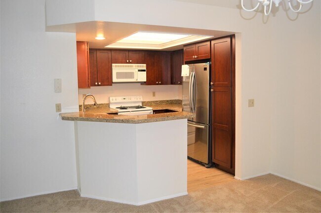 Building Photo - 1286 Bellevue Way NE