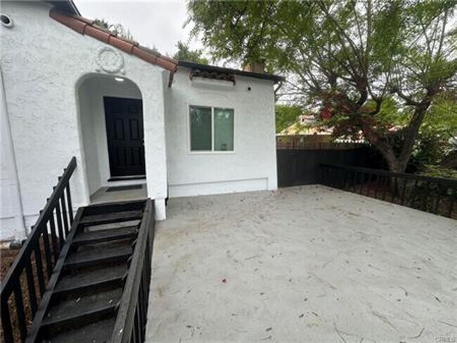 Foto del edificio - Secluded & Spacious La Mesa home available...