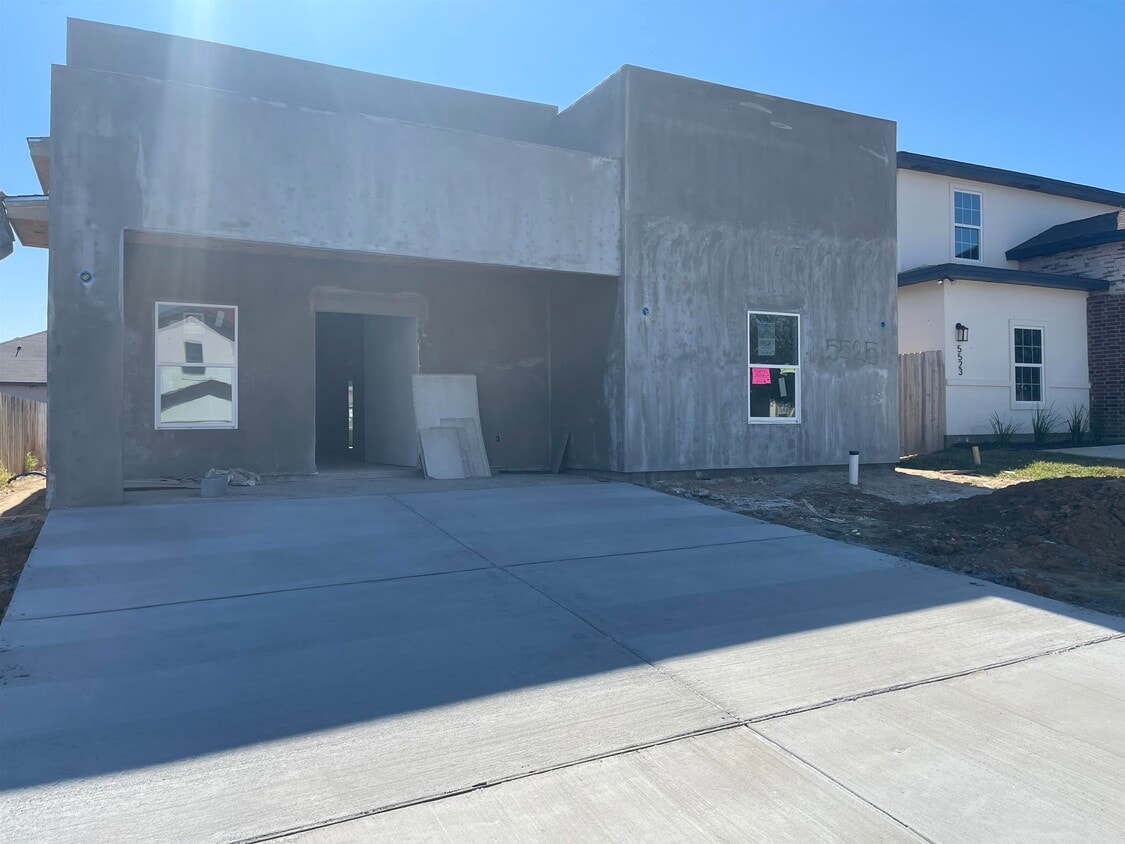 5521 Conroe St, Laredo, TX 78046 House for Rent in Laredo, TX