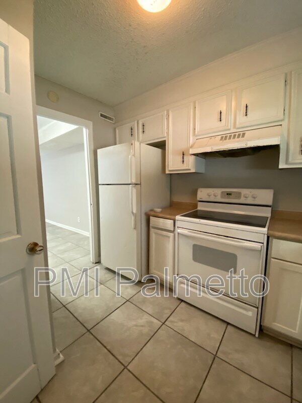 Foto del edificio - 3411 Brookwood Ct