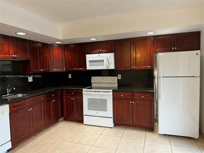 Foto del edificio - 8730 SW 133rd Avenue Rd