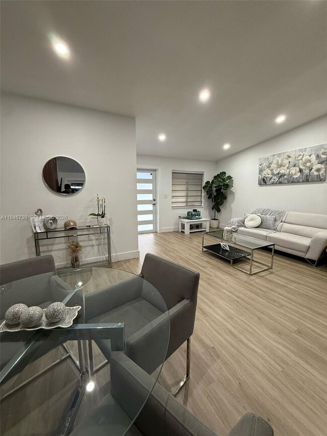 Foto del edificio - 1040 NW 127th Pl