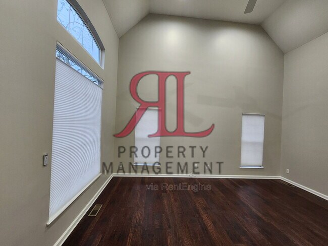 Foto del edificio - 6716 Bethany Dr