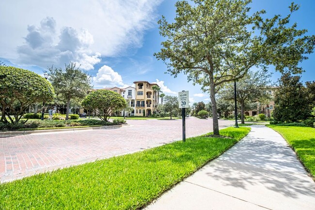 Building Photo - 4815 Yacht Club Dr