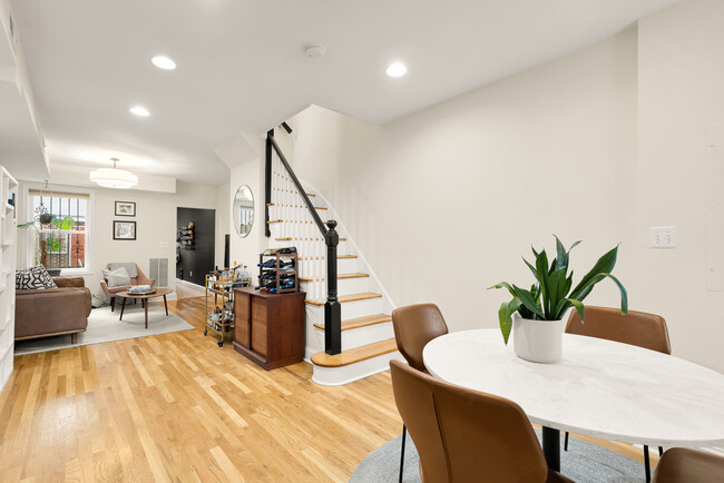 Foto del edificio - 3221 6th St NW