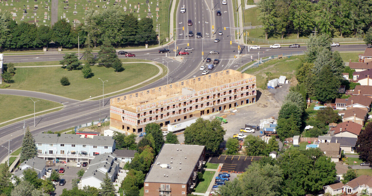 Building Photo - 550 Ninth St E
