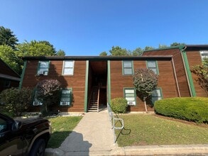 Building Photo - 25 Baycrest Dr