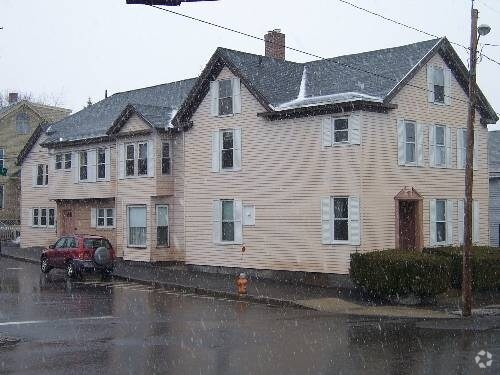 Building Photo - 68 School St