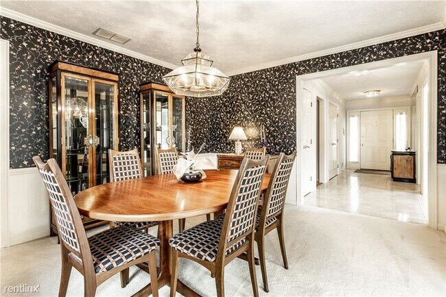 Building Photo - 1 br, 1 bath Condo - 9268 Spring Forest Dr