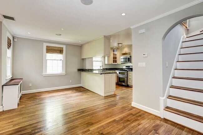 Foto del edificio - 4350 River Rd NW